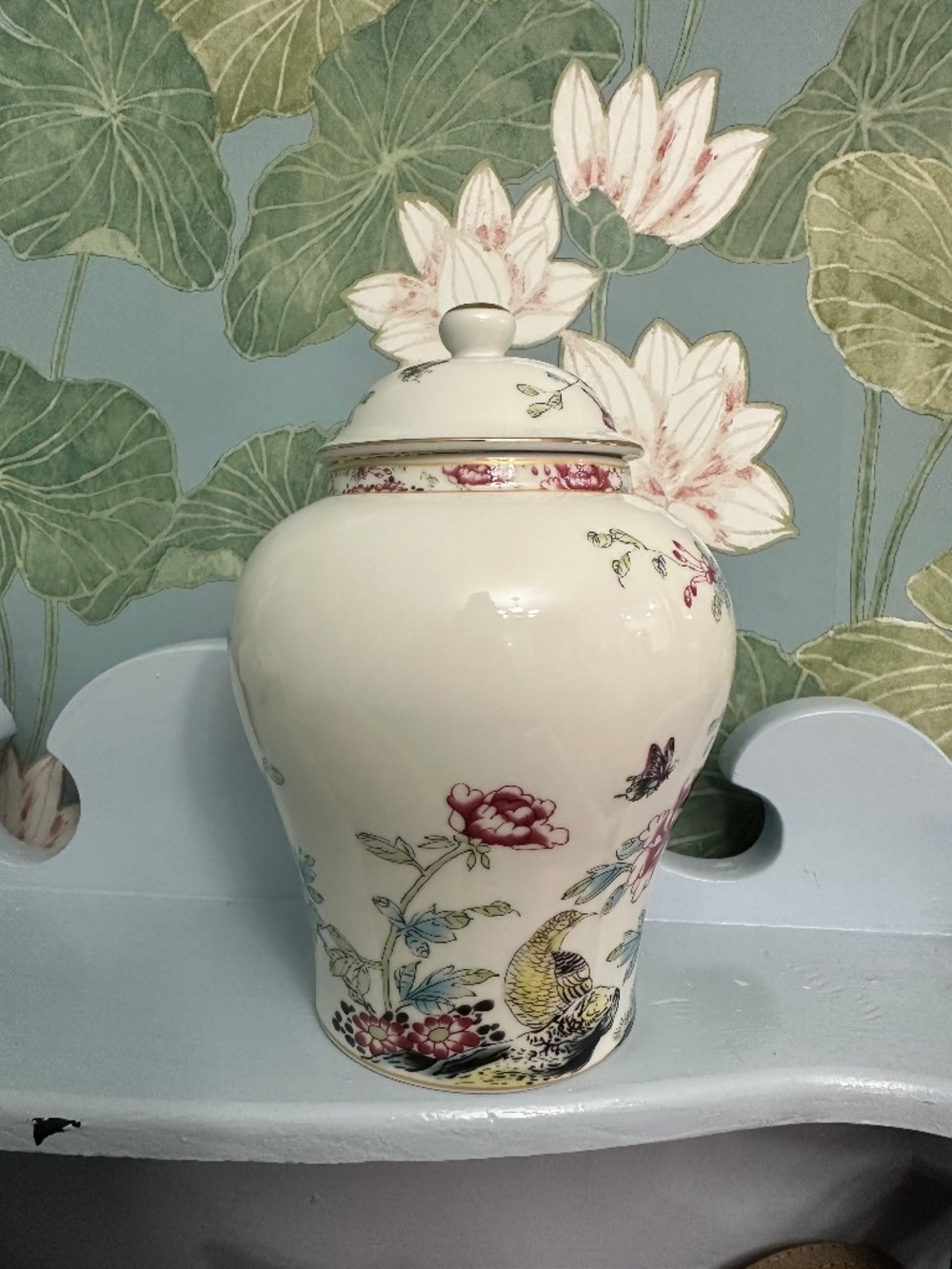 NWT Hand Painted Urn/Vessel Featuring Pheasants,Flowers,Foliage,Detailed Designs - Picture 2 of 16